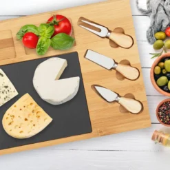 Set Planche à Fromage Avec 3 Couteaux -Le Coin Cuisine 08ac4a2045264693ad5f7d61ee2be10a