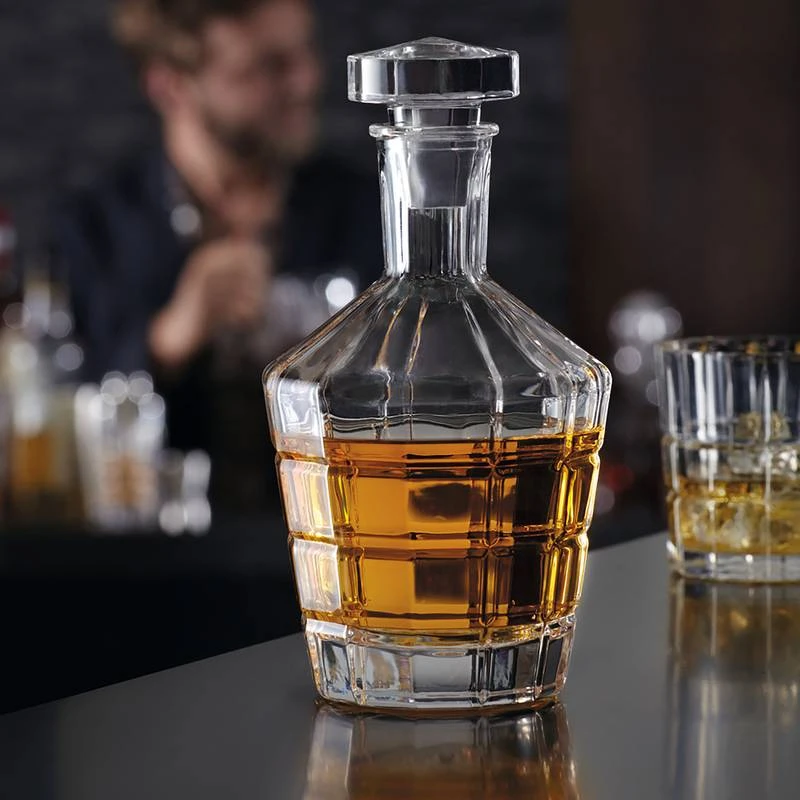 Leonardo Carafe Spiritii 2 Leonardo Carafe Spiritii – Image 2