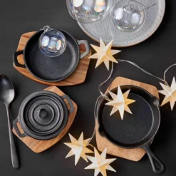 Mini Cocotte De Service HOT IRON 11 Mini Cocotte De Service HOT IRON -Le Coin Cuisine 1000364152 220719 022 MOOD DETAILS P000000001000364152 mood