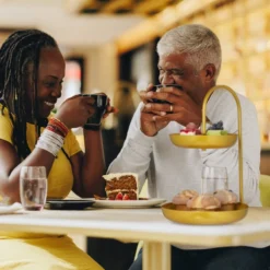 Présentoir à Gâteaux Sur 2 étages -Le Coin Cuisine 39a87118eaee41bcaae5a3355187a4b2