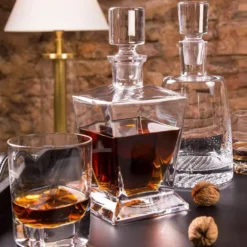 Caro Carafe à Whisky -Le Coin Cuisine 7e52adc46c6e4ccea6dd1e9c96d22694