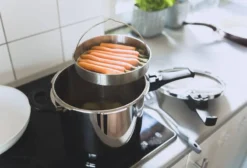 ELO Autocuiseur Avec Panier Vapeur -Le Coin Cuisine 99bc676f20e3429a94bea49cf43f80dc.cropped 116 269 964 657.processed