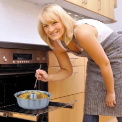 Moule à Gâteaux De 24 Cm De Diamètre -Le Coin Cuisine bd2ac49c3d624a3ea5bb2b70aa8ae3be