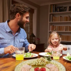 Plat De Service Doré -Le Coin Cuisine d816e5a6385b433184a0ad7dcbb26a5e